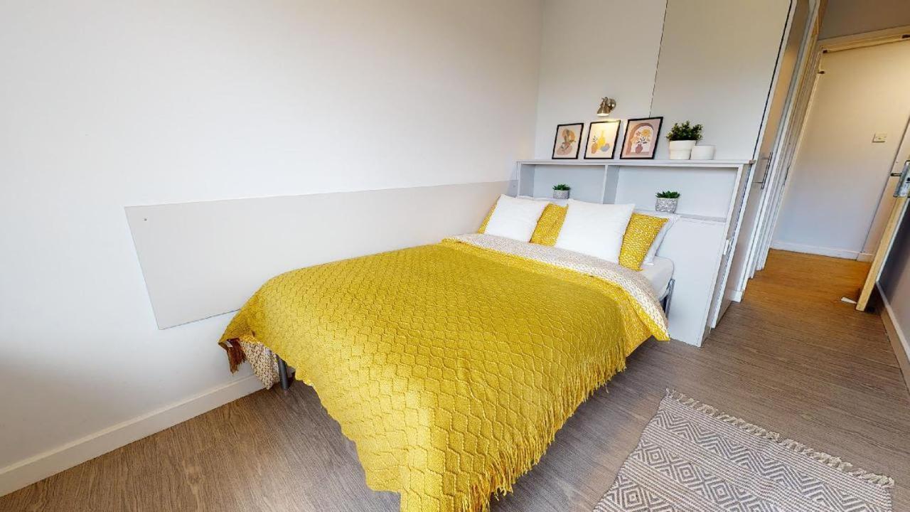 Apartment Chic Private Bedrooms At Wilmslow Park In